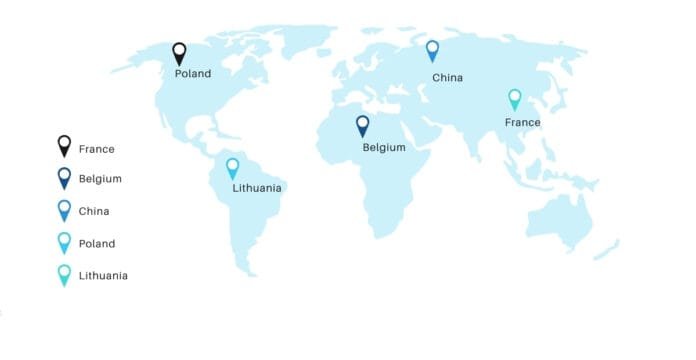 A world map highlighting linen fabric producers with markers in France, Belgium, China, Poland, and Lithuania. Each marker is color-coded and labeled with the country names.