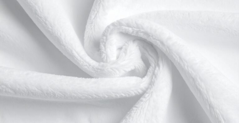 Fleece Fabric: Lightweight Warmth for Everyday Comfort