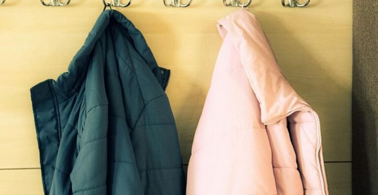 Minimalist Winter Jackets: A Complete Style and Buying Guide