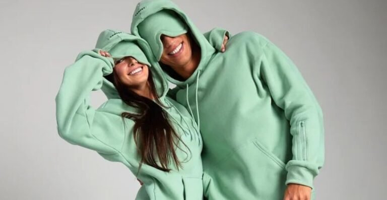 Oversized Zip-Up Hoodies: Comfort, Style & Streetwear Guide