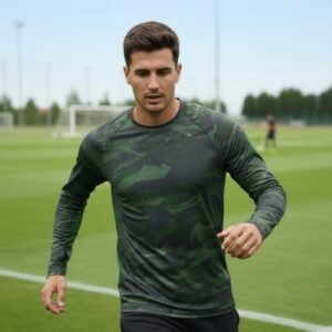 Green camouflage long-sleeve athletic crew-neck shirt