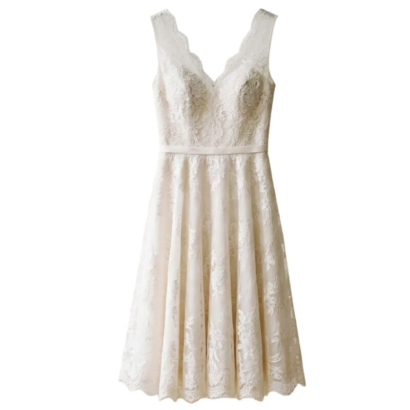 Short wedding dress displayed on a mannequin.