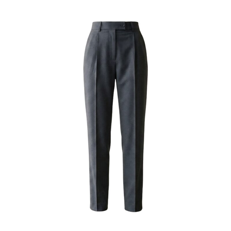 Women’s tailored trousers in a classic slim-fit style.